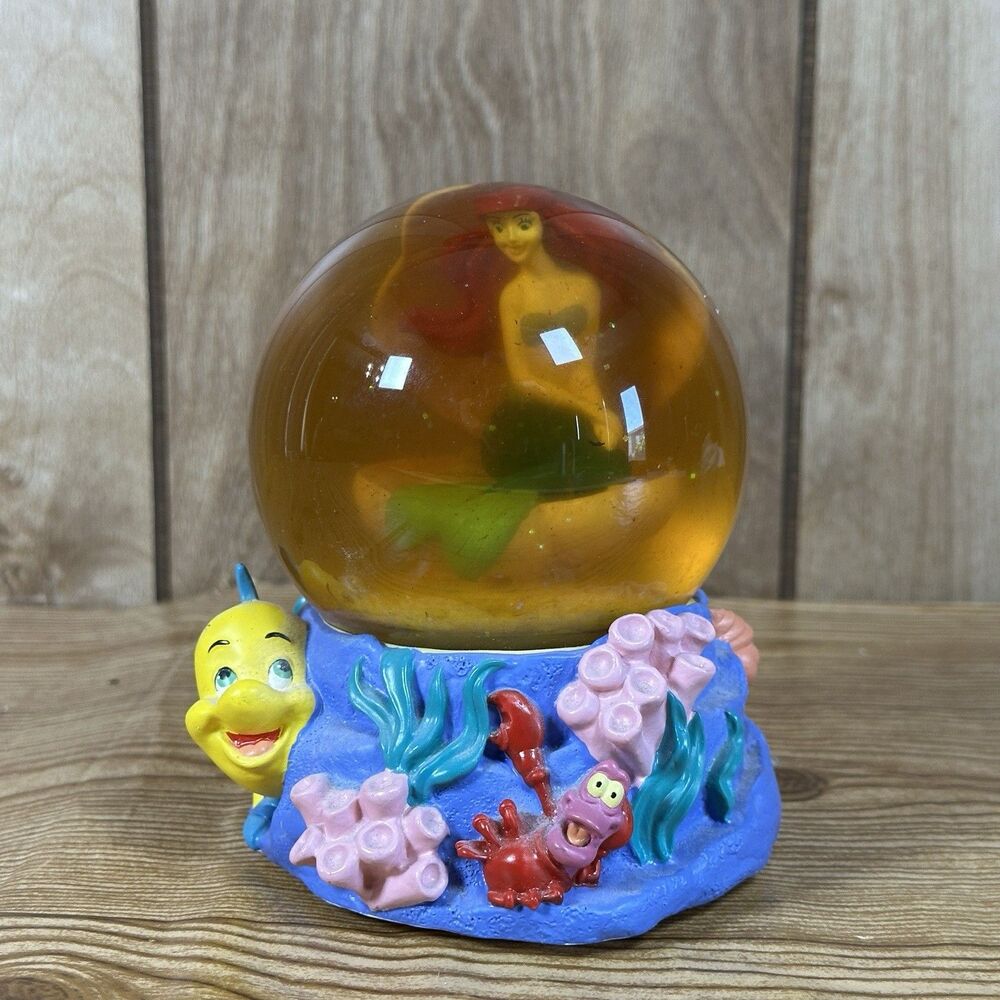 Disney The Little Mermaid Ariel Plays Under the Sea Musical Snow Globe